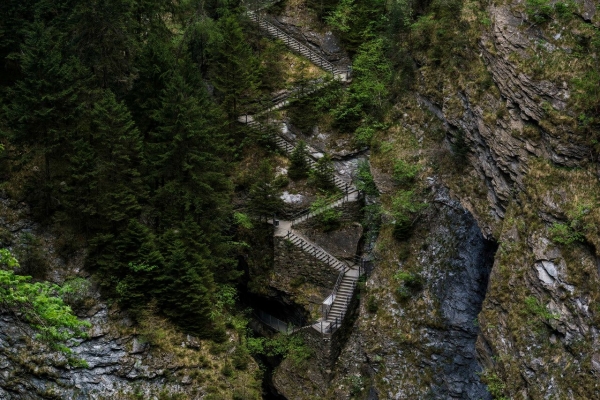 Nachtpfade der Viamala, Von der Schlucht ins Mineralbad